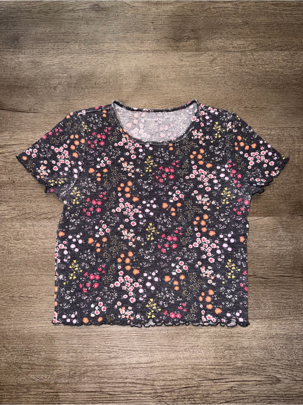American Eagle Floral Short Sleeve Crop Top - size M